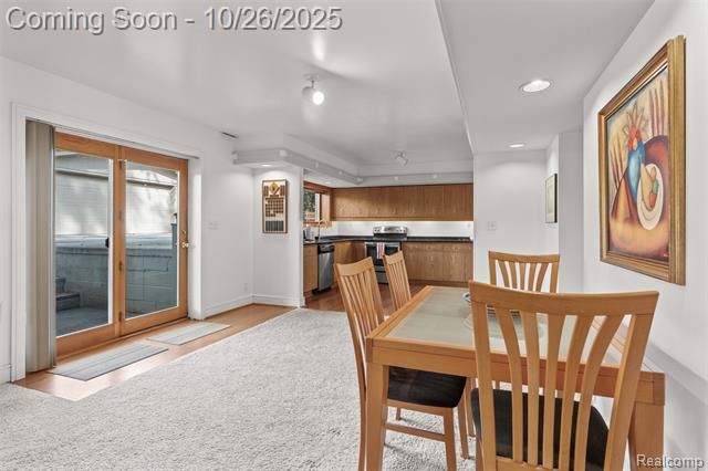 Builiding view six for 31126 Grennada, Livonia, MI. 48154