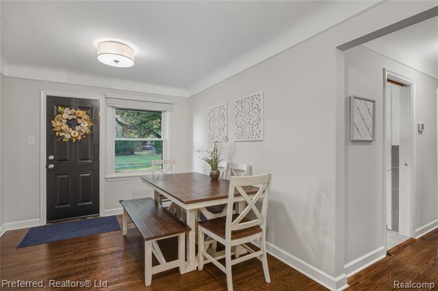 Builiding view eight for 30831 Lyndon, Livonia, MI. 48154