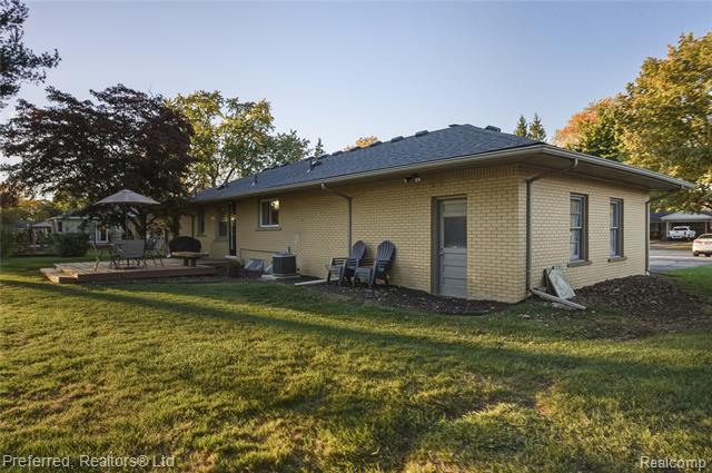 Builiding view thirty for 30831 Lyndon, Livonia, MI. 48154