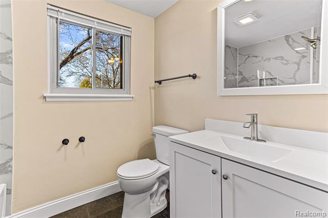 Builiding view eight for 14488 Summerside, Livonia, MI. 48154