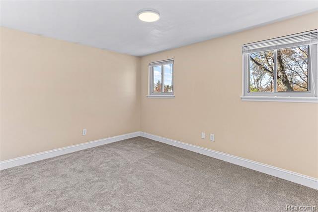 Builiding view fourteen for 14488 Summerside, Livonia, MI. 48154