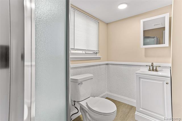 Builiding view nineteen for 14488 Summerside, Livonia, MI. 48154