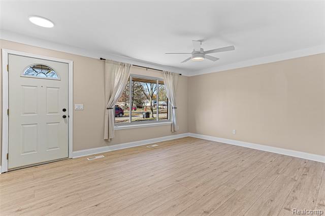 Builiding view one for 14488 Summerside, Livonia, MI. 48154