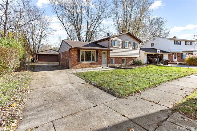 Builiding view twenty for 14488 Summerside, Livonia, MI. 48154