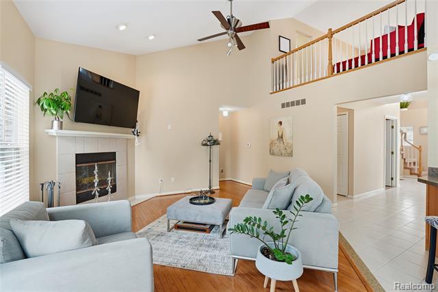 Builiding view six for 14649 Taylor, Livonia, MI. 48154