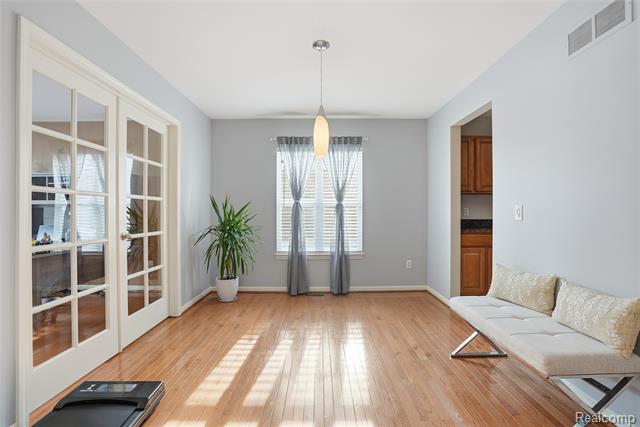 Builiding view thirteen for 14649 Taylor, Livonia, MI. 48154