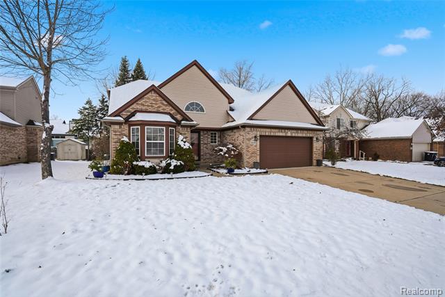 Builiding view thirty three for 14649 Taylor, Livonia, MI. 48154