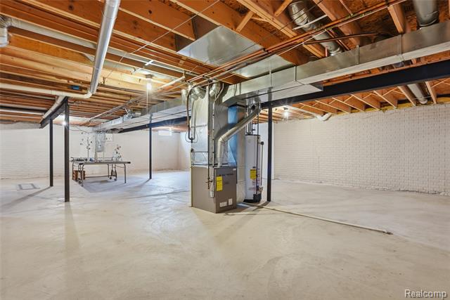 Builiding view thirty for 14649 Taylor, Livonia, MI. 48154