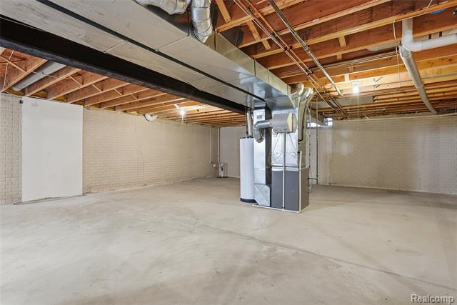 Builiding view twenty nine for 14649 Taylor, Livonia, MI. 48154