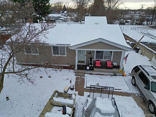 Builiding view four for 15093 Lyons, Livonia, MI. 48154