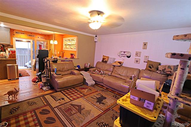 Builiding view thirty six for 15093 Lyons, Livonia, MI. 48154