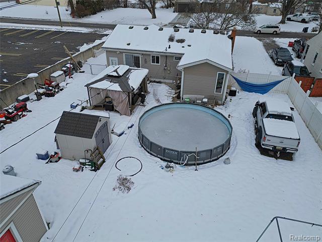 Builiding view twelve for 15093 Lyons, Livonia, MI. 48154