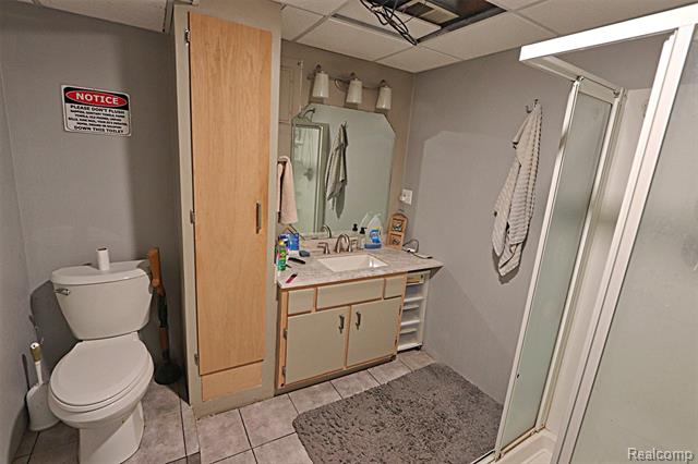 Builiding view twenty eight for 15093 Lyons, Livonia, MI. 48154