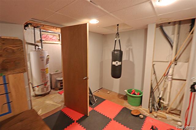 Builiding view twenty nine for 15093 Lyons, Livonia, MI. 48154