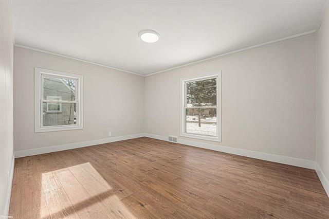 Builiding view fifteen for 23558 Russell, Southfield, MI. 48075