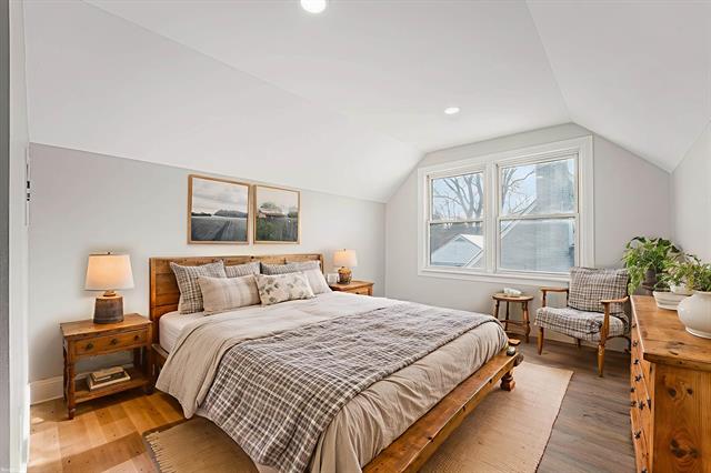 Builiding view nineteen for 23558 Russell, Southfield, MI. 48075