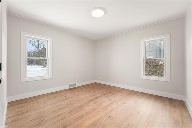 Builiding view seventeen for 23558 Russell, Southfield, MI. 48075