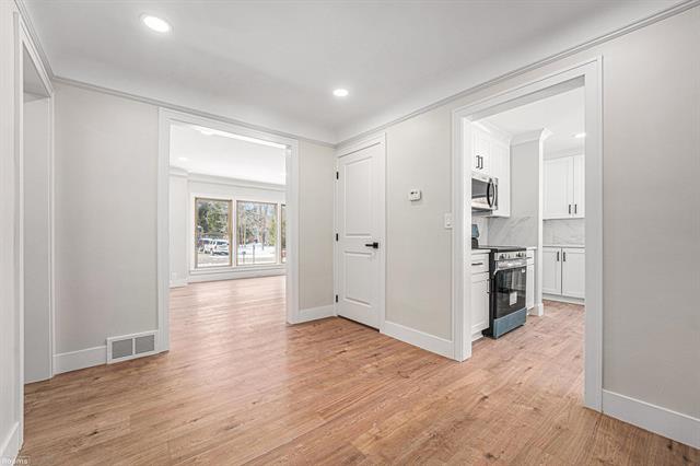 Builiding view ten for 23558 Russell, Southfield, MI. 48075