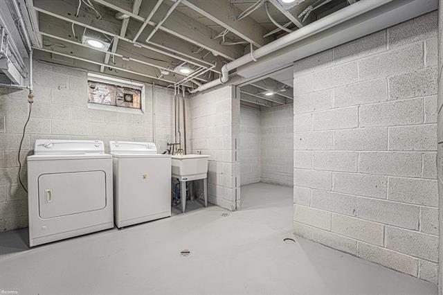 Builiding view twenty eight for 23558 Russell, Southfield, MI. 48075