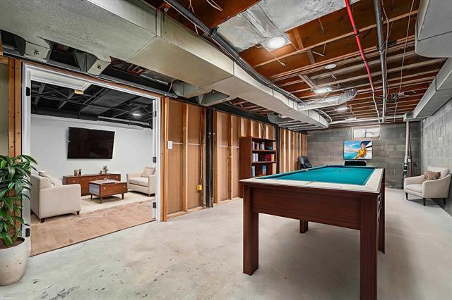 Builiding view twenty five for 23558 Russell, Southfield, MI. 48075