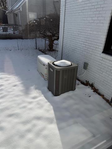 Builiding view twenty nine for 23558 Russell, Southfield, MI. 48075