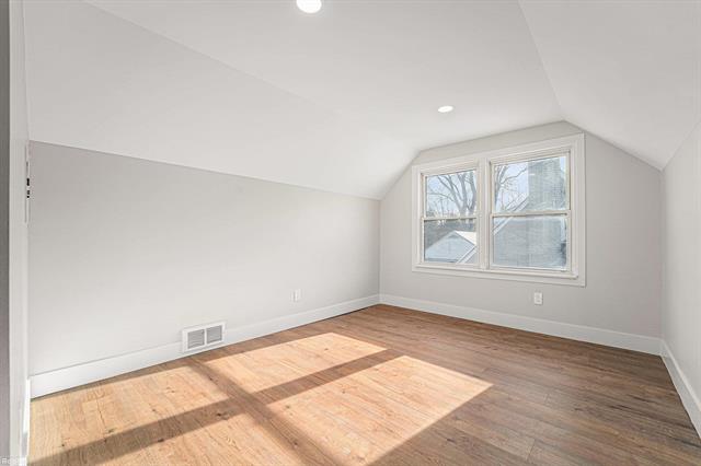 Builiding view twenty one for 23558 Russell, Southfield, MI. 48075