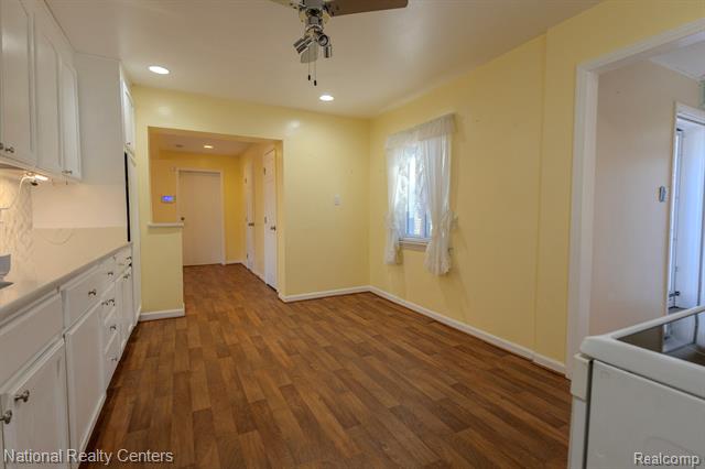 Builiding view eight for 25002 Donald, Redford, MI. 48239