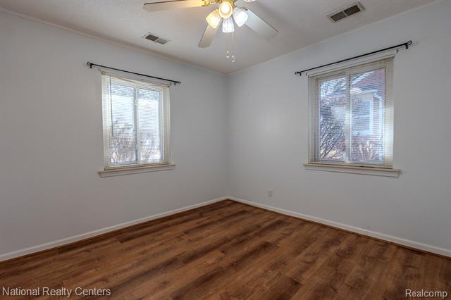 Builiding view nine for 25002 Donald, Redford, MI. 48239