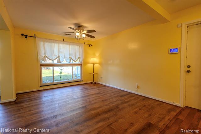 Builiding view one for 25002 Donald, Redford, MI. 48239