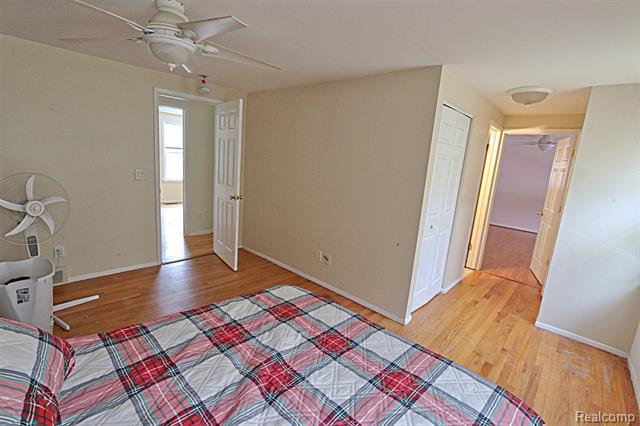 Builiding view eighteen for 14158 Hubbard, Livonia, MI. 48154