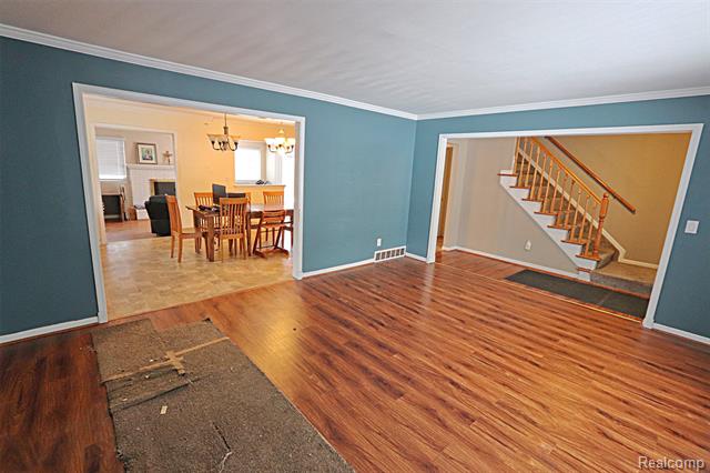 Builiding view eleven for 14158 Hubbard, Livonia, MI. 48154