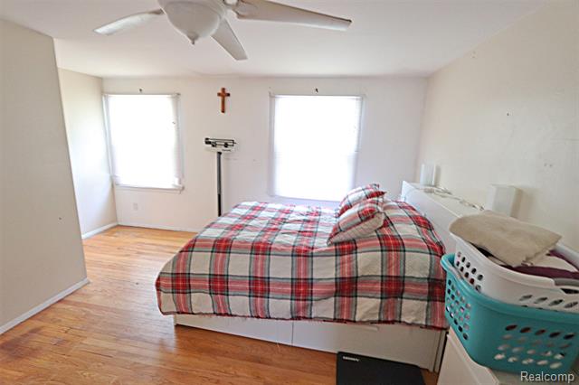 Builiding view nineteen for 14158 Hubbard, Livonia, MI. 48154