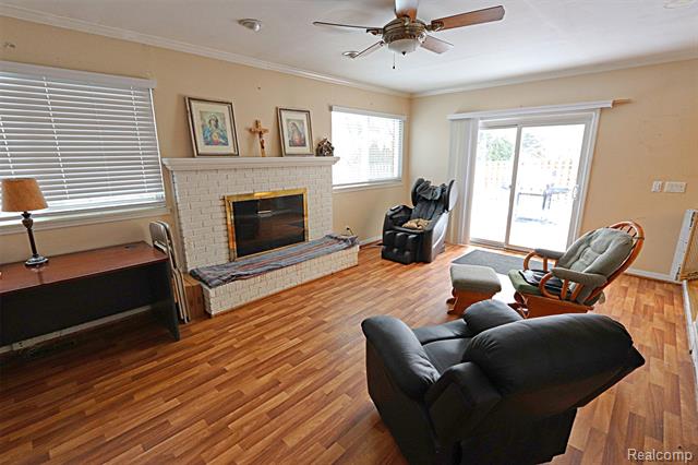 Builiding view six for 14158 Hubbard, Livonia, MI. 48154