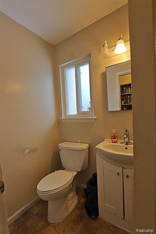 Builiding view sixteen for 14158 Hubbard, Livonia, MI. 48154