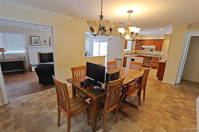 Builiding view ten for 14158 Hubbard, Livonia, MI. 48154