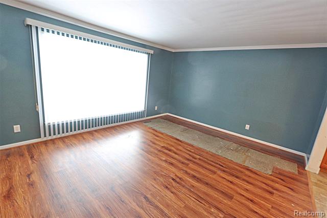 Builiding view thirteen for 14158 Hubbard, Livonia, MI. 48154