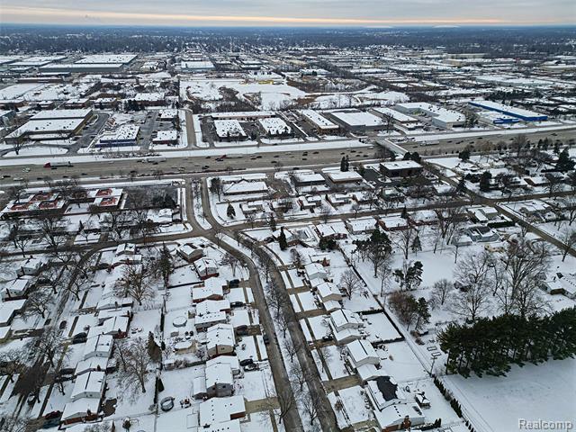 Builiding view three for 14158 Hubbard, Livonia, MI. 48154
