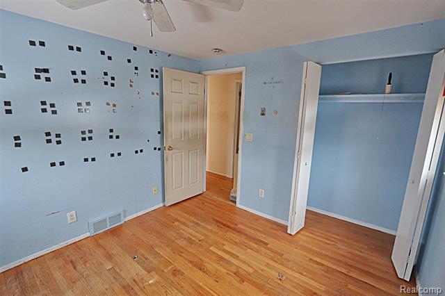 Builiding view twenty nine for 14158 Hubbard, Livonia, MI. 48154