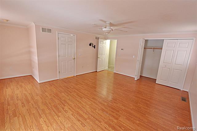 Builiding view twenty one for 14158 Hubbard, Livonia, MI. 48154