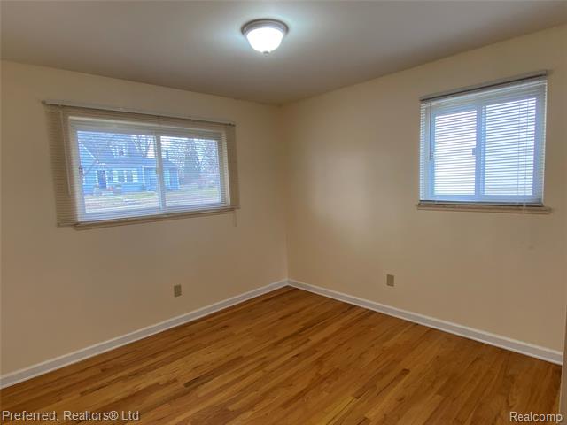 Builiding view eight for 15148 Paderewski, Livonia, MI. 48154