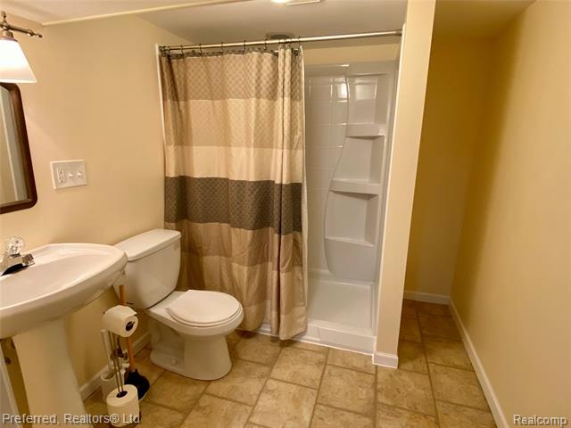 Builiding view eleven for 15148 Paderewski, Livonia, MI. 48154