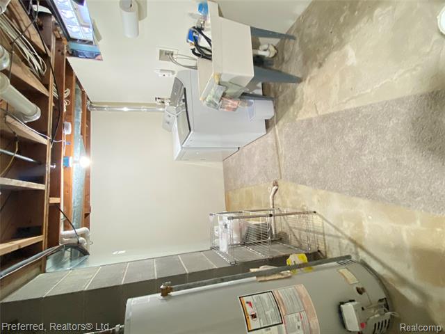 Builiding view fifteen for 15148 Paderewski, Livonia, MI. 48154