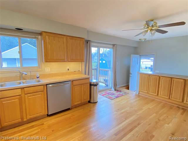 Builiding view four for 15148 Paderewski, Livonia, MI. 48154