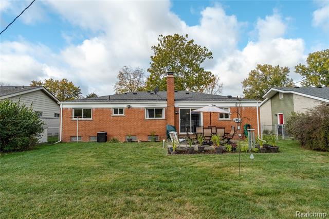 Builiding view twenty six for 14664 Ronnie, Livonia, MI. 48154