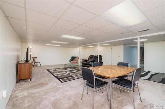Builiding view twenty three for 14664 Ronnie, Livonia, MI. 48154