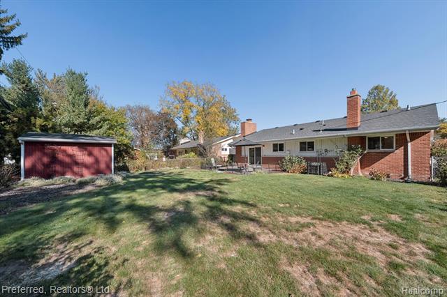Builiding view forty four for 14641 Ronnie, Livonia, MI. 48154