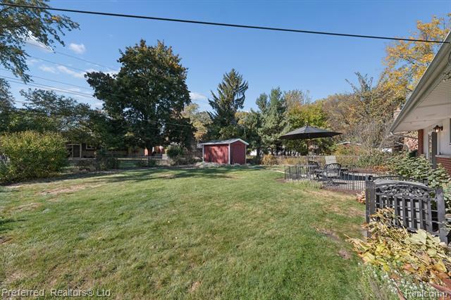 Builiding view forty six for 14641 Ronnie, Livonia, MI. 48154