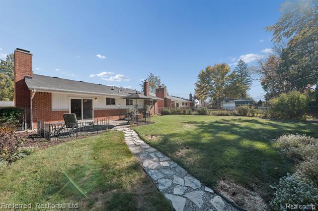 Builiding view forty two for 14641 Ronnie, Livonia, MI. 48154