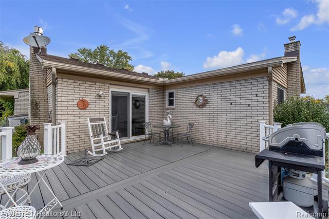 Builiding view forty nine for 14285 Adams, Livonia, MI. 48154
