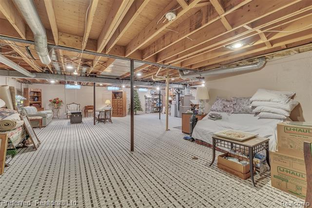 Builiding view forty for 14285 Adams, Livonia, MI. 48154